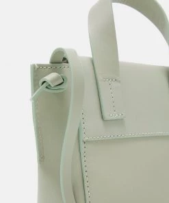 Sac Bandoulière CLOSED NORI - Sage Green - Accessoire Mode Femme -Promos CLOSED Magasin b809dd59c7314299b8ca2980548fee37