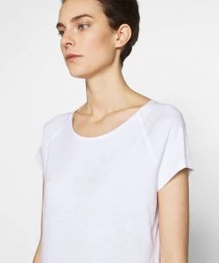 CLOSED T-Shirt Femme Basique Blanc - T-Shirt Femme Élégant et Confortable -Promos CLOSED Magasin b9043e4216d34445b357453c918bbe49