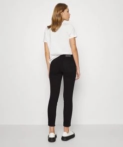 CLOSED PUSHER Jeans Skinny Noir Femme - Jean Slim Élégant -Promos CLOSED Magasin bcab66890dc14d2db1cf0a1805ed481b