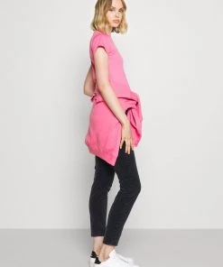 CLOSED Femme BAKER Jean Slim Dark Night - Jean Slim Femme Taille Haute - Denim Élégant -Promos CLOSED Magasin bf4f70f7320e44d7a21f52a4b6936c26