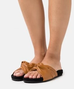 CLOSED Femme KYOMI Mules Gold Earth - Mules plates élégantes