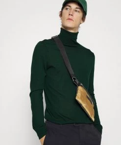 Pull Col Roulé CLOSED TURTLE NECK Homme - Fir Green -Promos CLOSED Magasin c313d1d96193485d9554243c0a4dd1af