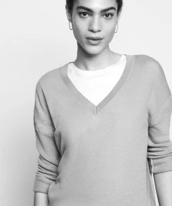 CLOSED Pullover Raffia Femme - Pull léger en raphia pour femme -Promos CLOSED Magasin c3b4b024a60e416a9dea92421da40bf7