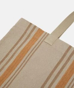 CLOSED BAG Cabas Grain Beige Unisex - Sac à main élégant et polyvalent -Promos CLOSED Magasin c52d432811504e5eb844e24b8ad24ab7