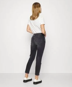 CLOSED Femme PEDAL PUSHER Jean Droit Dark Grey - Jeans droit élégant pour femme -Promos CLOSED Magasin c5f8293557d34187af53bb9c0949f67d