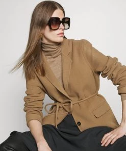 Blazer LOLA Dark Tan Femme - CLOSED | Élégance et Style -Promos CLOSED Magasin cb02f0f59c4a4f3ea9a897ed3fb0f5ed