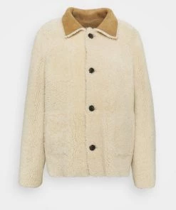 CLOSED Femme WILLOW SHEARLING JACKET Veste En Cuir Sandstone - Vestes en cuir élégantes -Promos CLOSED Magasin cbb5c89428164b699a1fba83acb2f62d