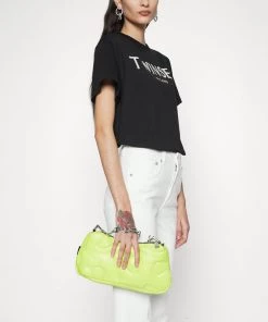 CLOSED LEAF Jean Bootcut Blanc Femme - Style Élégant et Confortable 11 CLOSED LEAF Jean Bootcut Blanc Femme - Style Élégant et Confortable -Promos CLOSED Magasin cbdca8417a5843a6bd3c1eca7f198834