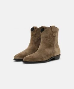 CLOSED Femme Santiags Green Umber - Bottines Moto Élégantes -Promos CLOSED Magasin d1ddd5dd24374092989f63e1df916230