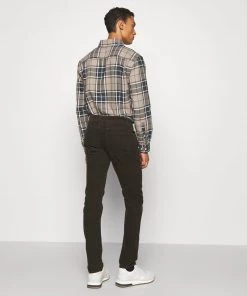 CLOSED Homme UNITY SLIM Pantalon Classique Dark Lava - Pantalon Slim Élégant pour Homme -Promos CLOSED Magasin d1df50d8225041de9935f7081e167471