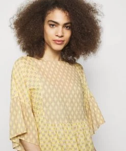 CLOSED Femme TENNIE Robe De Jour Strong Mustard - Robe d'été élégante -Promos CLOSED Magasin d529f3b6a4b048cda789b682a9d38063