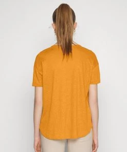 T-Shirt Femme Basique à Manches Courtes CLOSED - Gold Earth -Promos CLOSED Magasin d6bfd36cf7aa41f691da6fdc6558a5a2