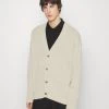 CLOSED CARDIGAN Gilet Grain Beige Homme - Gilet en Maille Élégant -Promos CLOSED Magasin d812434445c444dfa827ff00af807d69