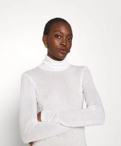 Pullover Femme CLOSED Ivory - Confort Élégant et Style Intemporel -Promos CLOSED Magasin dace7e6102d0497fa55bdb9c2525d061