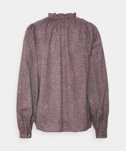 CLOSED SCARLETT Blouse Amaranth Red Femme - Blouse Élégante pour Femme -Promos CLOSED Magasin db6f567dec9f47f981cbc40c0872dcf5