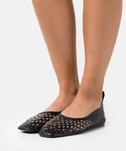 CLOSED Femme PERFORATED Ballerines Noir - Ballerines Classiques Élégantes