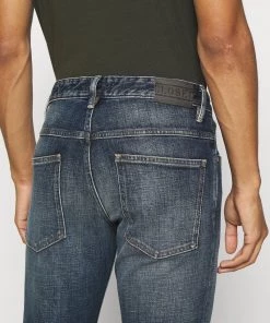 CLOSED DROP CROPPED Jean Slim Homme - Bleu Moyen - Coupe ajustée -Promos CLOSED Magasin e300bb5d9af649f5b71cd3a1152e659c