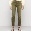 CLOSED Femme BAKER Jean Slim Green Umber - Jean Slim Femme Vert Brun -Promos CLOSED Magasin e71d7871936e4c63b69ab91353cf5eeb