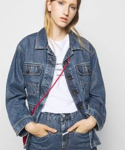 Jean Slim Femme CLOSED PEDAL PUSHER - Lavage Bleu Moyen -Promos CLOSED Magasin ed7f96e9476a40859375f997a87ca88f