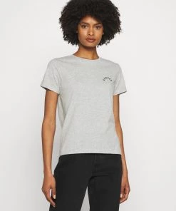 T-shirt Femme CLOSED Col Rond avec Logo sur la Poitrine - Taupe -Promos CLOSED Magasin eeb4f5296d33453aa53ae1c308c6f78e