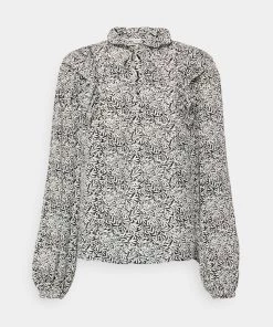 CLOSED Femme FRILL BLOUSE Blouse en Ivory - Élégance et Style