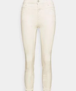 CLOSED Femme PUSHER Jeans Skinny Creme - Jean Slim Élégant -Promos CLOSED Magasin f57c71dfb83b43509aa2c8f192ba04c3