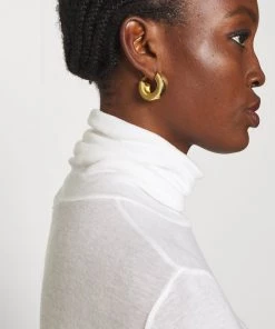 Pullover Femme CLOSED Ivory - Confort Élégant et Style Intemporel -Promos CLOSED Magasin f607ef5fa511408a8ac56dd9a697bac9