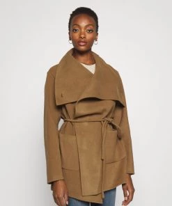 CLOSED ELVY BELTED COAT FUNNEL NECK - Manteau Court Dark Tan Femme