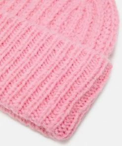 Bonnet CLOSED Femme Candy Pink - Accessoire Élégant pour l'Hiver -Promos CLOSED Magasin f9057946b6014e3fbd3f3b4943ac8522