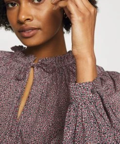 CLOSED SCARLETT Blouse Amaranth Red Femme - Blouse Élégante pour Femme -Promos CLOSED Magasin fabb56c38c84479ba7b74caeedc8fe5b