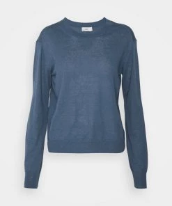 Pull Femme CLOSED CREW LONG SLEEVE Orion Bleu - Confort et Style -Promos CLOSED Magasin fadec8caedf7420495cc0c7dd583e453