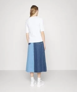 CLOSED Femme T-Shirt Basique Blanc - T-shirt Femme Élégant et Confortable -Promos CLOSED Magasin fdacae7cf17c4fbe92e6b624087537a8